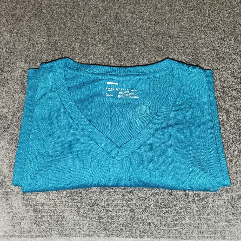 NWOT PUBLIC OPINION TEE